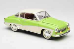 Wartburg 313 Pastelinė Žalia virš Smėlinės Revell 1:18 9018 Metalas - nuotrauka 6 iš 8