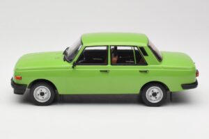 Wartburg 353 Žalias MCG 1:18 MCG18062 Metalas - nuotrauka 3 iš 6