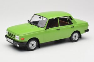 Wartburg 353 Žalias MCG 1:18 MCG18062 Metalas