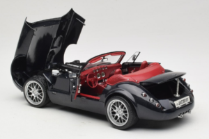 Wiesmann Roadster MF Carbon Black Revell 1:18 WIESMANN001 Metalas - nuotrauka 8 iš 9