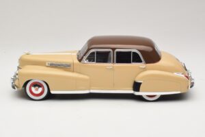 Cadillac Fleetwood Series 60 Special Bežinis MCG 1:18 MCG18656 Metalas - nuotrauka 3 iš 6