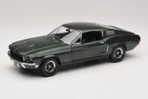 Ford Mustang GT Bullitt su Steve McQueen Figūrėle Greenlight 1:18 12885 Metalas