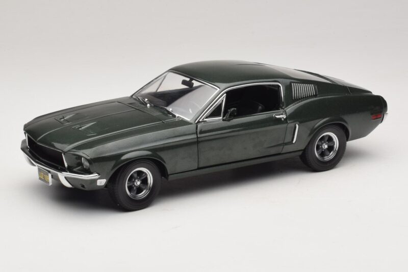 Ford Mustang GT Bullitt su Steve McQueen Figūrėle Greenlight 1:18 12885 Metalas