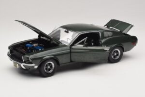 Ford Mustang GT Bullitt su Steve McQueen Figūrėle Greenlight 1:18 12885 Metalas - nuotrauka 2 iš 8