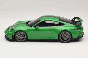 Porsche 911 992.2 GT3 Weissach Package Python Green GT Spirit 1:18 GT576 Derva - nuotrauka 3 iš 6