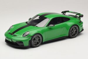 Porsche 911 992.2 GT3 Weissach Package Python Green GT Spirit 1:18 GT576 Derva
