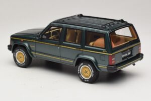 Jeep Cherokee XJ Limited Hunter Green Otto 1:18 OT1204 Derva - nuotrauka 5 iš 6