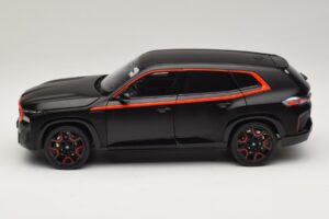 BMW XM G09 Matt Black Minichamps 1:18 110023301 Metalas - nuotrauka 4 iš 8