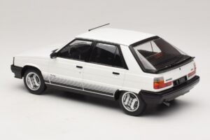 Renault 11 Turbo Baltas MCG 1:18 MCG18589 Metalas - nuotrauka 5 iš 6