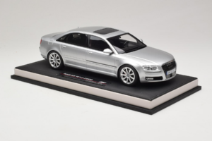 Audi A8 D3 W12 Ice Silver Metallic MotorHelix 1:18 MH030ISM Derva - nuotrauka 4 iš 7
