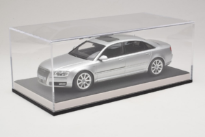 Audi A8 D3 W12 Ice Silver Metallic MotorHelix 1:18 MH030ISM Derva - nuotrauka 6 iš 7