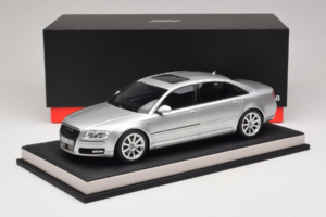 Audi A8 D3 W12 Ice Silver Metallic MotorHelix 1:18 MH030ISM Derva - nuotrauka 7 iš 7