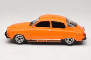 Saab 96 V4 Oranžinis MCG 1:18 MCG18654 Metalas - nuotrauka 3 iš 6