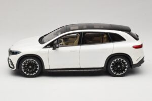 Mercedes EQS SUV X296 Manufaktur Diamond White NZG 1:18 B66960590 Metalas - nuotrauka 4 iš 8