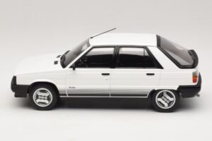 Renault 11 Turbo Baltas MCG 1:18 MCG18589 Metalas - nuotrauka 3 iš 6