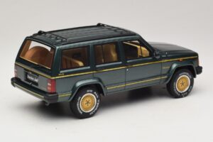 Jeep Cherokee XJ Limited Hunter Green Otto 1:18 OT1204 Derva - nuotrauka 2 iš 6