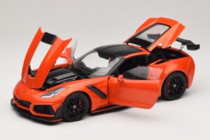 Chevrolet Corvette C7 ZR1 Raudonas IXO 1:18 U18RDC001-FO Metalas - nuotrauka 2 iš 8