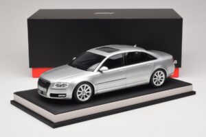 Audi A8 D3 W12 Ice Silver Metallic MotorHelix 1:18 MH030ISM Derva - nuotrauka 7 iš 7