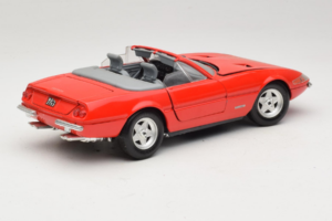 Ferrari 365 GTS/4 Spider Raudonas Techno Giodi 1:18 40028-P1 Metalas - nuotrauka 3 iš 8