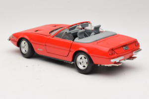 Ferrari 365 GTS/4 Spider Raudonas Techno Giodi 1:18 40028-P1 Metalas - nuotrauka 7 iš 8