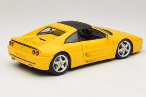 Ferrari F355 Spider Geltonas su Juodu Stogu UT Models 1:18 180074030-P4 Metalas - nuotrauka 3 iš 8