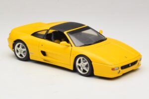 Ferrari F355 Spider Geltonas su Juodu Stogu UT Models 1:18 180074030-P4 Metalas - nuotrauka 6 iš 8