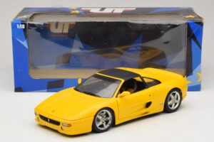 Ferrari F355 Spider Geltonas su Juodu Stogu UT Models 1:18 180074030-P4 Metalas - nuotrauka 8 iš 8