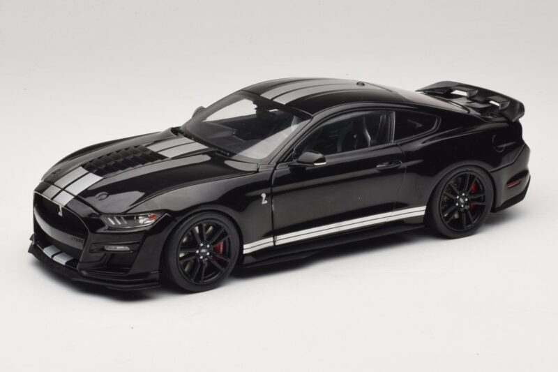 Ford Mustang Shelby GT500 S550 Juodas IXO 1:18 U18RDC002-FO Metalas