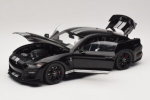 Ford Mustang Shelby GT500 S550 Juodas IXO 1:18 U18RDC002-FO Metalas - nuotrauka 2 iš 8