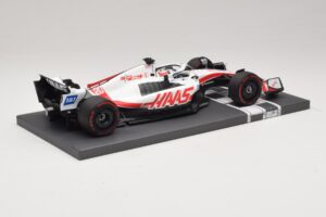 Haas VF-22 K. Magnussen Pole Position Brazilian GP 2022 Minichamps 1:18 117222120 Derva - nuotrauka 2 iš 7