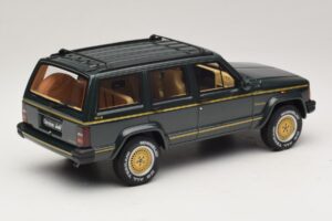 Jeep Cherokee XJ Limited Dark Hunter Green Otto 1:18 OT1340 Derva - nuotrauka 2 iš 6