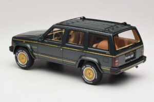 Jeep Cherokee XJ Limited Dark Hunter Green Otto 1:18 OT1340 Derva - nuotrauka 5 iš 6