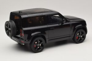 Land Rover Defender 90 L663 P400 X-Dynamic HSE Santorini Black GT Spirit 1:18 GT992 Derva - nuotrauka 2 iš 6