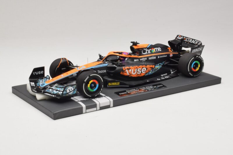 McLaren MCL36 #3 D. Ricciardo Abu Dhabi GP 2022 Minichamps 1:18 537224003 Derva
