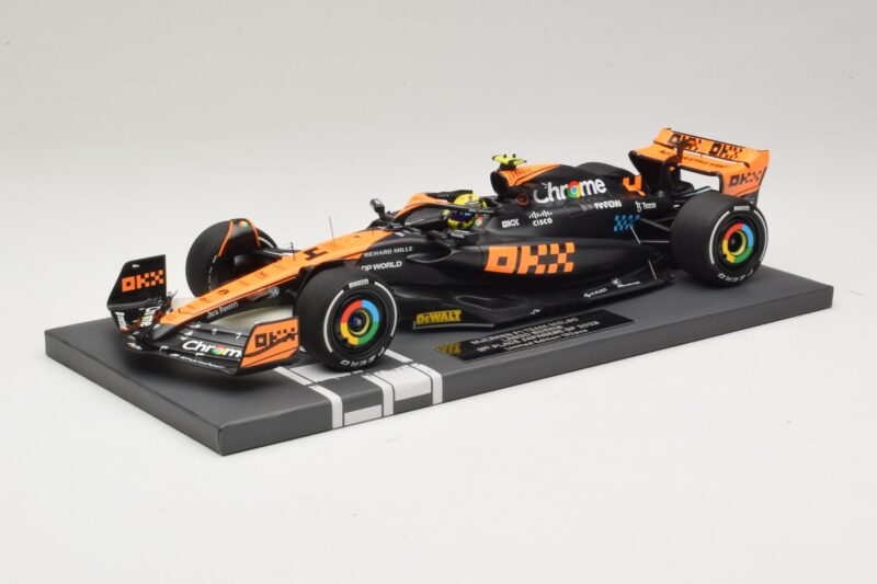 McLaren MCL60 #4 L. Norris 2nd Place Japanese GP 2023 Minichamps 1:18 537233504 Derva
