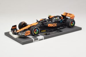 McLaren MCL60 #4 L. Norris 2nd Place Singapore GP 2023 Minichamps 1:18 537233404 Derva