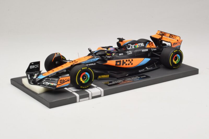 McLaren MCL60 #81 O. Piastri Hungarian GP 2023 Minichamps 1:18 537233081 Derva