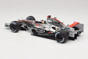 McLaren MP4/21 #3 K. Raikkonen 2006 Minichamps 1:18 530061803 Derva - nuotrauka 5 iš 7