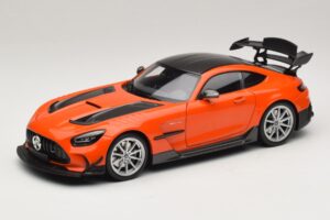 Mercedes AMG GT Black Series C190 Oranžinis su Sidabriniais Ratlankiais Minichamps 1:18 110032024 Metalas
