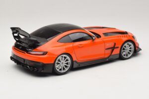Mercedes AMG GT Black Series C190 Oranžinis su Sidabriniais Ratlankiais Minichamps 1:18 110032024 Metalas - nuotrauka 3 iš 8