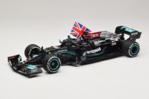 Mercedes AMG Petronas W12 E Performance L. Hamilton Winner British GP 2021 Minichamps 1:18 110211144 Derva