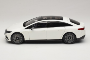 Mercedes EQS V297 Manufaktur Opalite White NZG 1:18 B66961049 Metalas - nuotrauka 4 iš 8