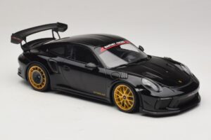 Porsche 911 992 GT3 RS Manthey Racing Juodas su Auksiniais Ratlankiais Minichamps 1:18 MR-911-GT3RS-1804 Metalas - nuotrauka 4 iš 6