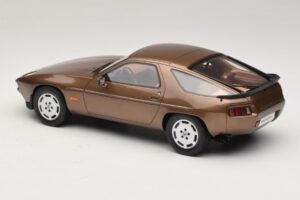 Porsche 928 S Tobacco Metallic GT Spirit 1:18 GT1005 Derva - nuotrauka 5 iš 6