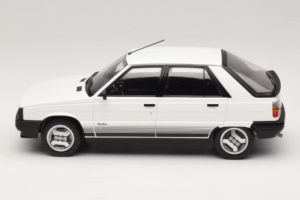 Renault 11 Turbo Baltas MCG 1:18 MCG18589 Metalas - nuotrauka 3 iš 6