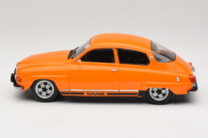 Saab 96 V4 Oranžinis MCG 1:18 MCG18654 Metalas - nuotrauka 3 iš 6
