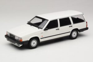 Volvo 740 GL Universalas Baltas Minichamps 1:18 155171772 Metalas