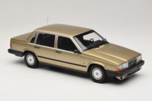 Volvo 740 GL Auksinis Minichamps 1:18 155171700 Metalas - nuotrauka 4 iš 6