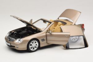 Mercedes SL500 R230 Travertine Beige Norev 1:18 183843 Metalas - nuotrauka 2 iš 9
