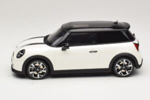Mini Cooper S F66 Nanuq White Metallic Otto 1:18 OT1245 Derva - nuotrauka 3 iš 6